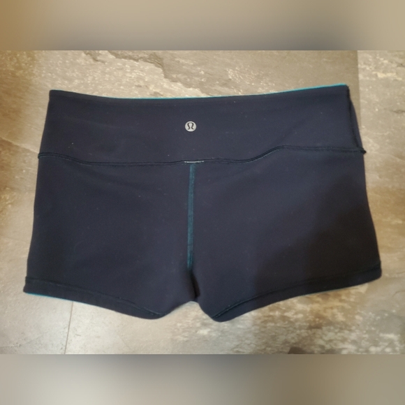 Lululemon Reversible Boogie Mini Shorts. Navy Blue & Aqua. 2" Inseam. Size 8. - Picture 2 of 9